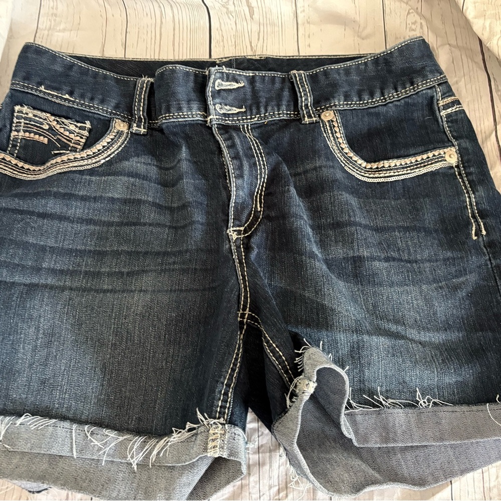 Women’s Maurices" Size 14R Blue, Mid Rise, Cut Off, Denim Shorts EUC